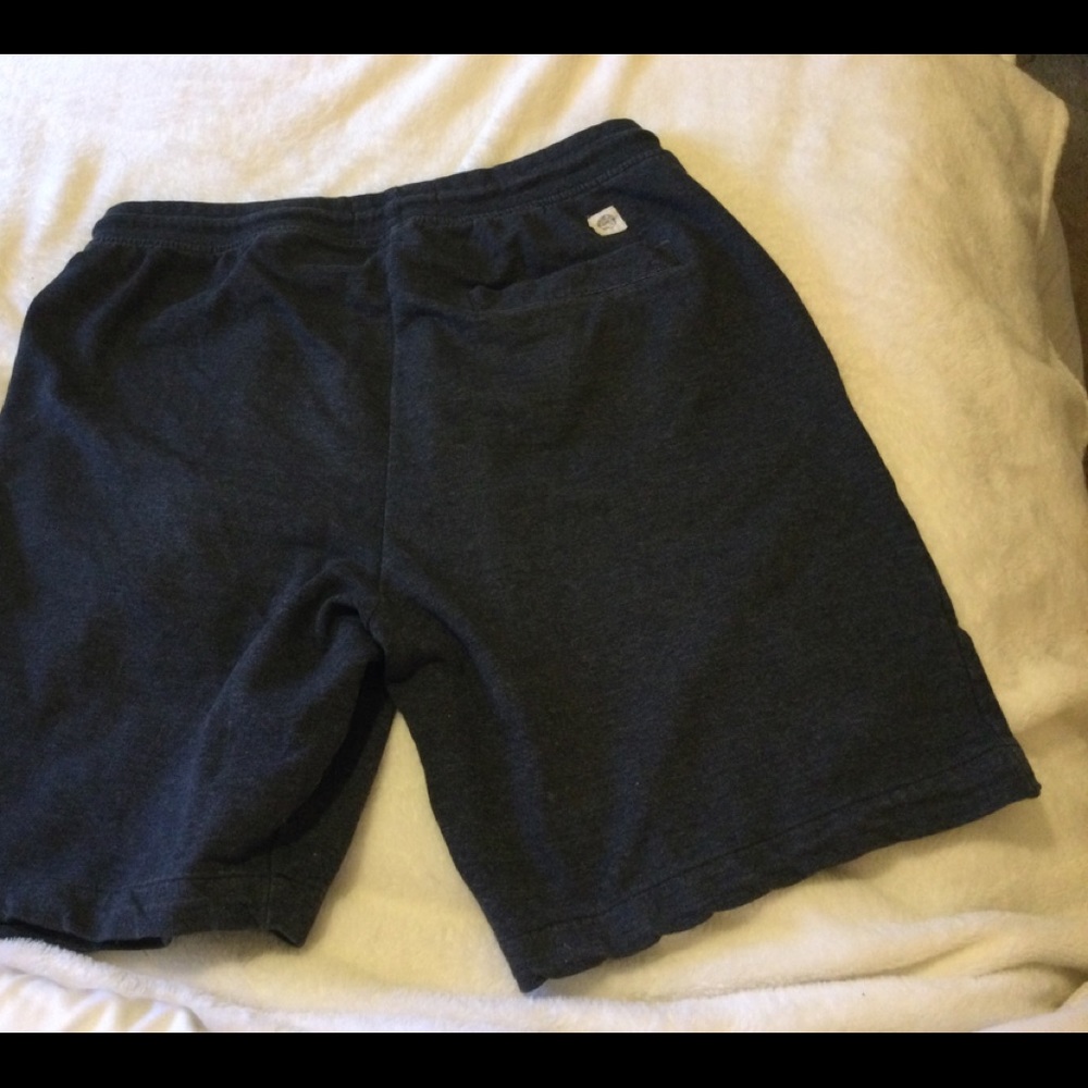 Free Planet Size M Charcoal gray casual short for boys or men